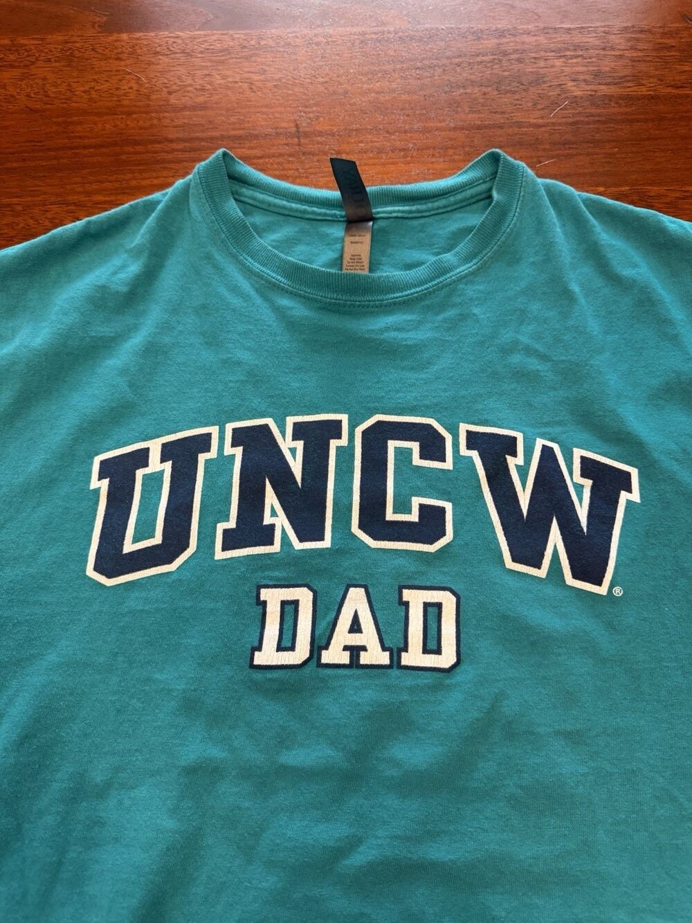 Medium UNCW dad T Shirt Teal Seahawks UNC Wilmington